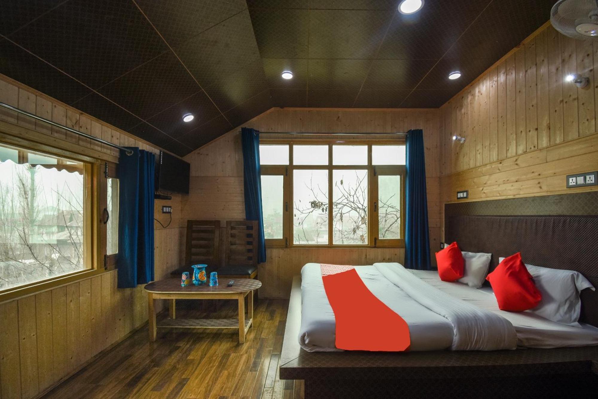 Oyo Hotel New Divine Kashmir Durgjan Exterior photo